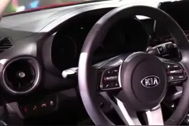 起亚Forte实车展示，搭配2.0升发动机和CVT变速箱，仅8万你喜欢吗