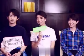 俊凯被问有请小源千玺吃饭吗 源：这几天总在一起吃，就是他没请视频封面