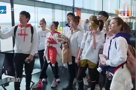 鹿晗还未登机头晕，在飞机上不适，y邓超照顾，太暖心视频封面