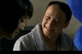 女侦查员潜入贩毒集团内部，色胆包天的贩毒头目敢让女侦查员按摩