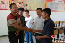 乌什：三民工勇救落水女子 获救者一家寻恩人致谢图片