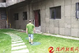 天元区黄河北路一小区内商铺窗户改成门图片