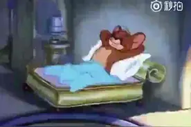 如果晚上有个人看抖音媒体声音特别大，你会不会是这样呢？#抖音#