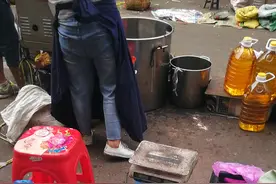 原来......芝麻油，有白芝麻油、黑芝麻油，作用功效各不同视频封面
