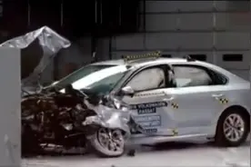 汽车评测，帕萨特安全性到底怎么样，看完碰撞测试你放心了吗视频封面