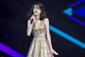 17岁少女李凯馨逆天长腿完美抢镜 网友:《青云志》又一惊喜图片