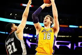 邓肯退役，马刺重获新生？看邓肯退役给马刺带来什么图片