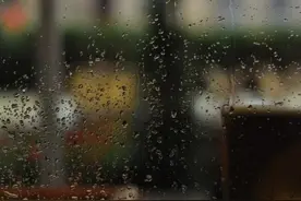 孩子害怕大雷下雨，大人该怎么办图片