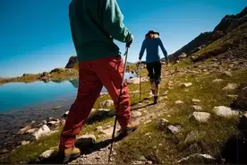 小手杖，大讲究：用对登山杖助你“两臂之力”图片