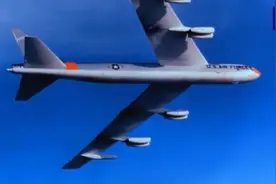 B-52轰炸机在地球同温层上引爆数百万吨级核弹，爆炸场面太震撼了视频封面
