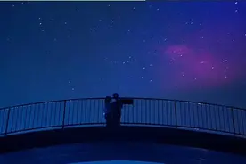 感动｜那一次与军见：我在天桥上，你在天桥下图片