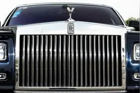 劳斯莱斯幻影展示的不仅只是奢华，更是时刻的灵巧优雅图片