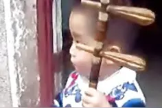 爸爸袜子太臭了，怕被熏死了！图片