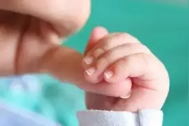 为宝宝剪指甲，这些小贴士你都知道吗？图片