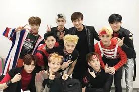 SM忙内团NCT与公司前辈合照公开 家族爱认证图片