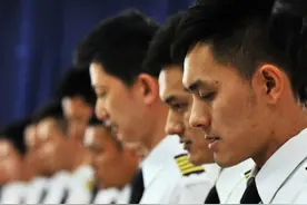 牛！孪生兄弟同时考上飞院　又同时当上机长图片