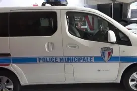 新款纯电动NV200来了，满电续航400公里，简直不要太心动啊！视频封面