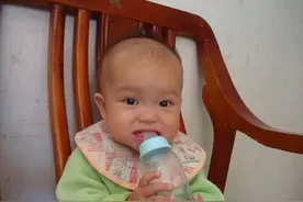 给宝宝用的吸水杯口竟然那么多细菌，太可怕了！图片