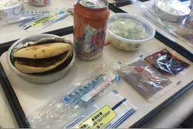 万米高空也可以吃三秦套餐啦图片