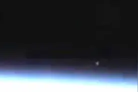 NASA否认用黑画面盖掉拍到飞碟降落地球的证据(有图有视频)图片