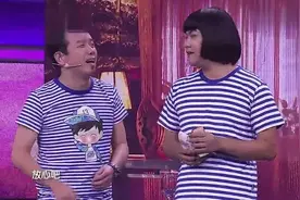 抓老婆的手还能抓错了，真的是好尴尬呀图片