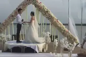 婚礼现场，新郎说完“我不愿意”转身离开~图片