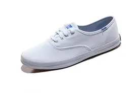 舒适、百搭、显腿长，这 12 款平底鞋 hold 住今夏所有搭配！图片