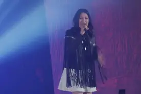 黄丽玲《给我一个理由忘记》演唱会现场版，A-LIN的身材真好视频封面