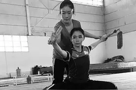 沧州姑娘任老挝国家队武术教练 8岁开始习武图片