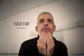 感动！宝宝出生的那一刻，产房外的爸爸是这样的反应图片