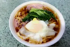 夏滋味：一碗青菜鸡蛋面图片