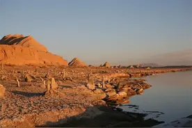 世界那么大，去德令哈看看吧！雪山草原戈壁湖泊，美呆了～图片