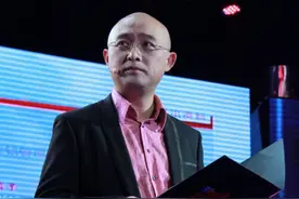 45岁孟非的妻子李雪及女儿孟星亚近照图片