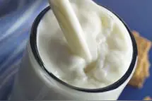 看望这些病人不要送牛奶了，他们不宜喝牛奶图片