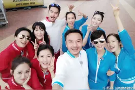 我们来了 女神们化身女汉子，拳击场上搏杀图片