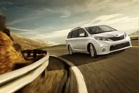 高端家用MPV 2016款丰田塞纳图片