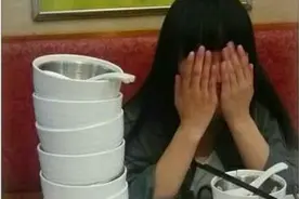 搞笑精选：坐女同事的顺风车，现在后悔了想走晚不晚？图片