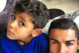 c罗儿子的母亲是谁？网友调侃：迷你罗长得像奥巴马！图片