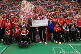 请别再黑詹姆斯了，他是NBA慈善之王！盘点詹姆斯的慈善史！图片