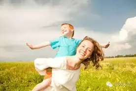 精品美文：母亲的目光（文/王  举）图片