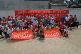 今天，濮阳10名留守儿童和5位特困老人受到爱心帮扶图片