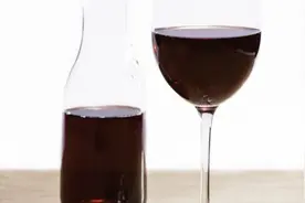 杨梅酒的保质期是多久 杨梅酒如何储存图片