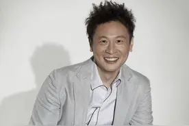 他曾是刘若英的房东 因父亲之死与《康熙》结下梁子图片