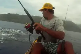 只是一次平常的海上做钓，没想到遇到如此惊心动魄的事图片