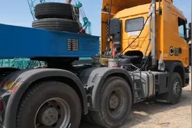 培训驾驶斯堪尼亚大卡车倒车和停车，技术如何呢