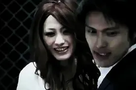 美女卸妆后吓退恶犬 太恐怖了！图片