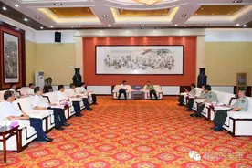 杨金泉等区四大班子领导走访慰问酒泉卫星发射中心图片