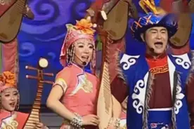 曲苑杂坛一姐汪文华近照曝光 一头白发显和蔼可亲 依旧端庄优雅视频封面