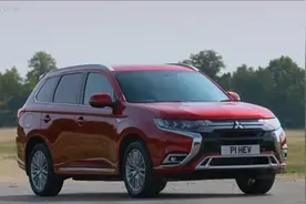 三菱“2019”款欧蓝德高清实拍！颜值大提升！192马力搭配四驱！视频封面