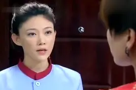 妻子出门忘记拿东西又返回来、结果听到丈夫和保姆说的话，气愤了视频封面